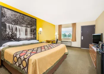 Super 8 by Wyndham Williamsburg hotel thumbnail 5