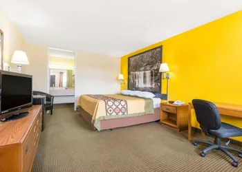 Super 8 by Wyndham Williamsburg hotel thumbnail 6