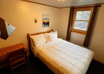 Lone Eagle Lodge hotel thumbnail 8