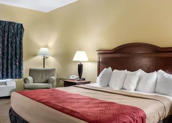 Econo Lodge Greenville hotel thumbnail 7