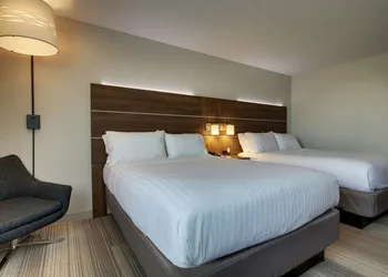Holiday Inn Express & Suites Wapakoneta by IHG hotel thumbnail 5