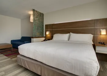 Holiday Inn Express & Suites Wapakoneta by IHG hotel thumbnail 6
