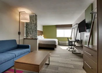 Holiday Inn Express & Suites Wapakoneta by IHG hotel thumbnail 8