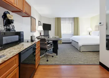 Candlewood Suites Salina by IHG hotel thumbnail 3