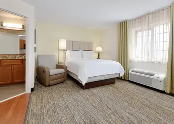 Candlewood Suites Salina by IHG hotel thumbnail 8