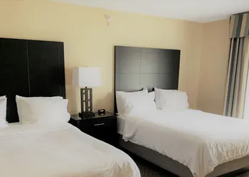 Holiday Inn Express Hotel & Suites Plymouth by IHG hotel thumbnail 4