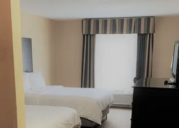 Holiday Inn Express Hotel & Suites Plymouth by IHG hotel thumbnail 6
