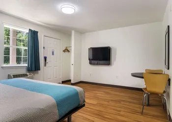 Motel 6 Gulf Shores, AL hotel thumbnail 7
