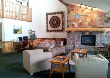 Boarders Inn & Suites by Cobblestone Hotels - Wautoma hotel thumbnail 3