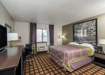 Super 8 by Wyndham Munfordville KY hotel thumbnail 4