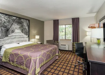 Super 8 by Wyndham Munfordville KY hotel thumbnail 5