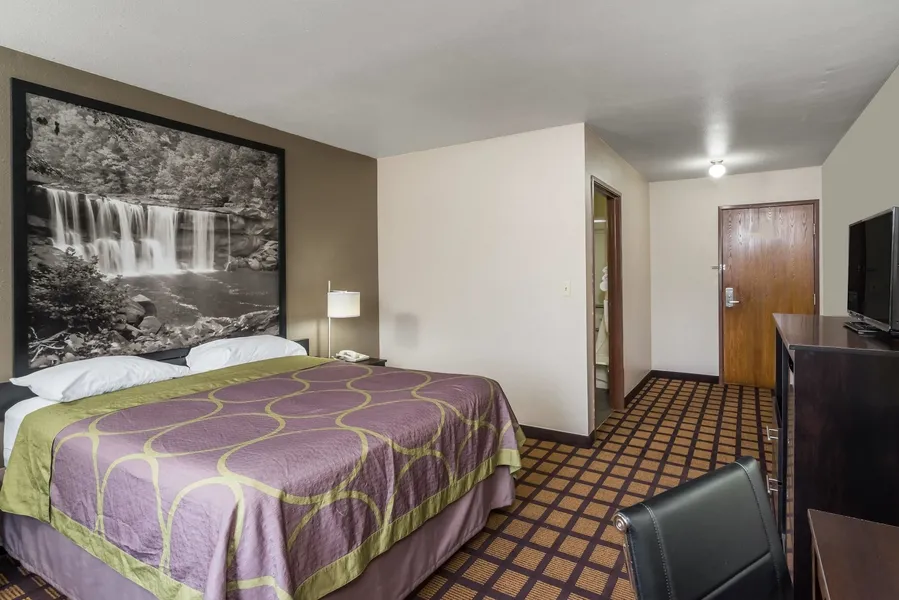 Super 8 by Wyndham Munfordville KY hotel detail image 6