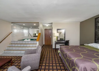 Super 8 by Wyndham Munfordville KY hotel thumbnail 7
