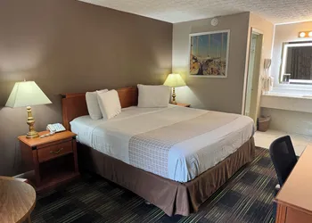 South Shore Inn hotel thumbnail 4