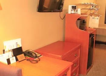 Days Inn by Wyndham Elko hotel thumbnail 4