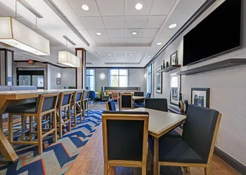 Hampton Inn Farmington hotel thumbnail 5