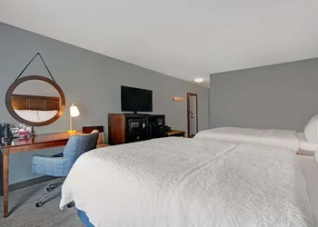Hampton Inn Farmington hotel thumbnail 7