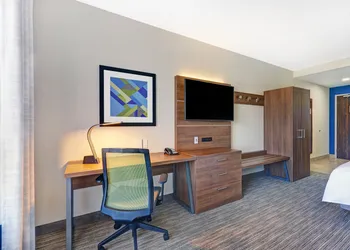 Holiday Inn Express & Suites Woodstock South by IHG hotel thumbnail 4