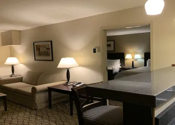 Holiday Inn Express & Suites Milford by IHG hotel thumbnail 7