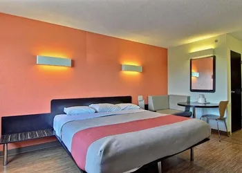 Ameri Vu Inn hotel thumbnail 2