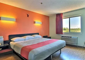 Ameri Vu Inn hotel thumbnail 5