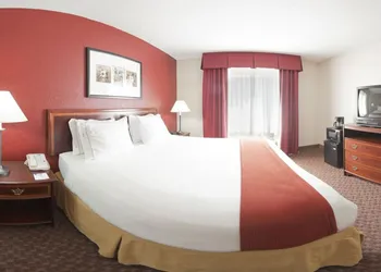 Baymont by Wyndham Merrillville hotel thumbnail 3