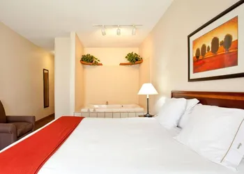 Baymont by Wyndham Merrillville hotel thumbnail 7