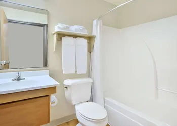 WoodSpring Suites Lincoln Northeast I-80 hotel thumbnail 6