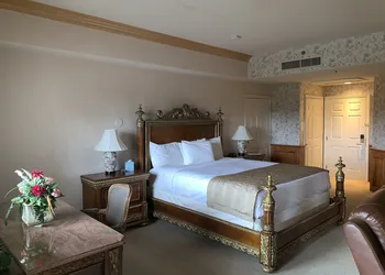 Inn at Churon Winery hotel thumbnail 8