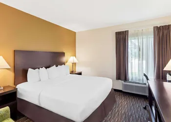 SureStay by Best Western Grayson hotel thumbnail 4
