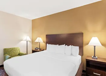 SureStay by Best Western Grayson hotel thumbnail 7
