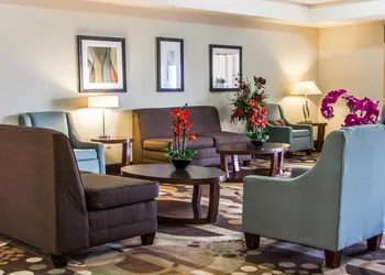 Comfort Inn & Suites Perry I-35 hotel thumbnail 5