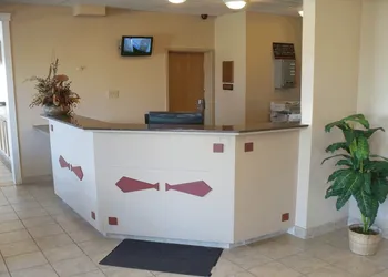 Super 8 by Wyndham Pincher Creek AB hotel thumbnail 5