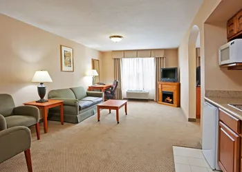 Holiday Inn Express & Suites Howell by IHG hotel thumbnail 3