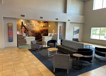 La Quinta Inn & Suites by Wyndham Longview North hotel thumbnail 2