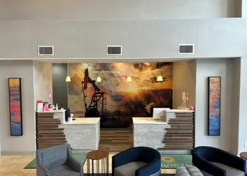 La Quinta Inn & Suites by Wyndham Longview North hotel thumbnail 3