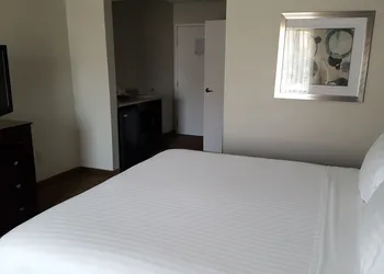 Holiday Inn Express & Suites Tucson North – Marana by IHG hotel thumbnail 3