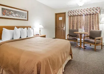 Rodeway Inn hotel thumbnail 5