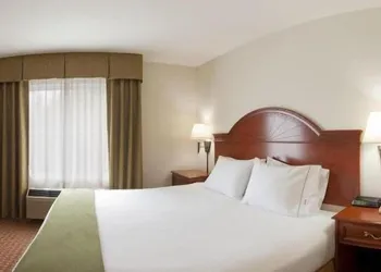 Holiday Inn Express Hotel & Suites Frackville by IHG hotel thumbnail 3