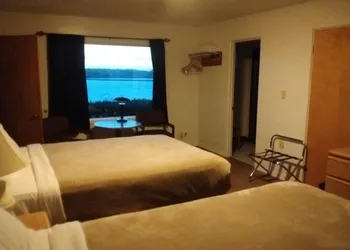 Bay Bridge Motel hotel thumbnail 6