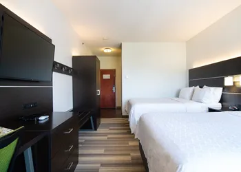 Holiday Inn Express Hotel & Suites Bedford by IHG hotel thumbnail 3