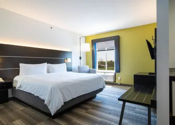 Holiday Inn Express Hotel & Suites Bedford by IHG hotel thumbnail 6
