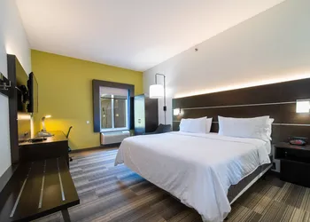Holiday Inn Express Hotel & Suites Bedford by IHG hotel thumbnail 8