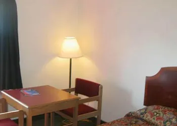 Knights Inn Center Valley hotel thumbnail 4