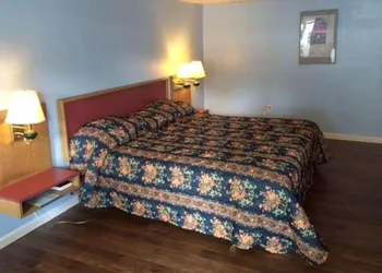 Knights Inn Center Valley hotel thumbnail 6