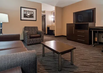 Best Western Plus Galleria Inn & Suites hotel thumbnail 6