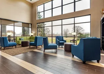 Comfort Suites South hotel thumbnail 3