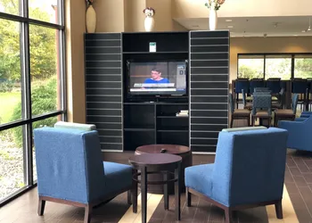 Comfort Suites South hotel thumbnail 5