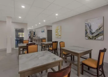 Americas Best Value Inn & Suites Lake Charles at I-210 Exit 5 hotel thumbnail 3