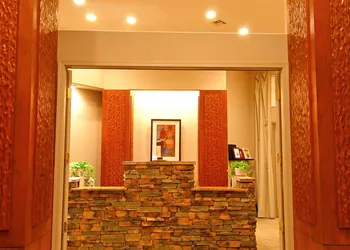 Raintree at Phoenix South Mountain Preserve hotel thumbnail 2